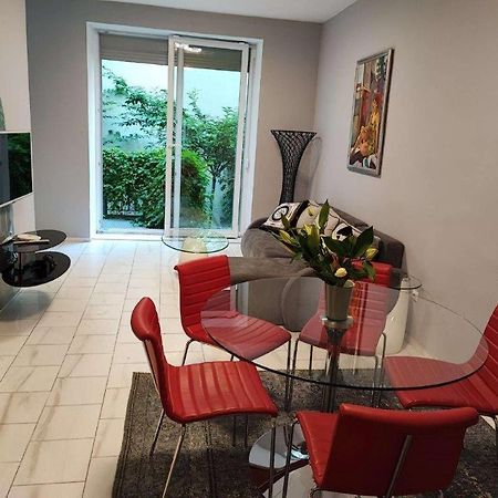 Central Vienna Apartment With Unique 40M2 City Garden & Self Check In ภายนอก รูปภาพ