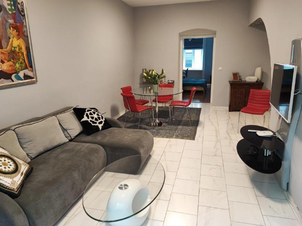 Central Vienna Apartment With Unique 40M2 City Garden & Self Check In ภายนอก รูปภาพ