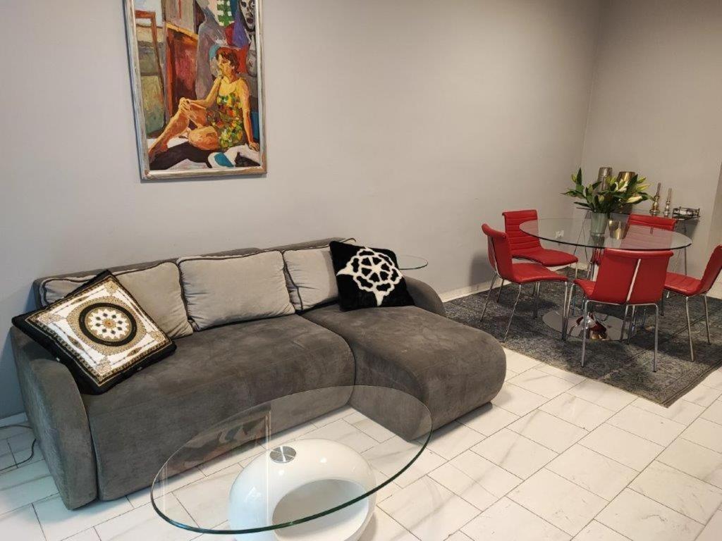 Central Vienna Apartment With Unique 40M2 City Garden & Self Check In ภายนอก รูปภาพ