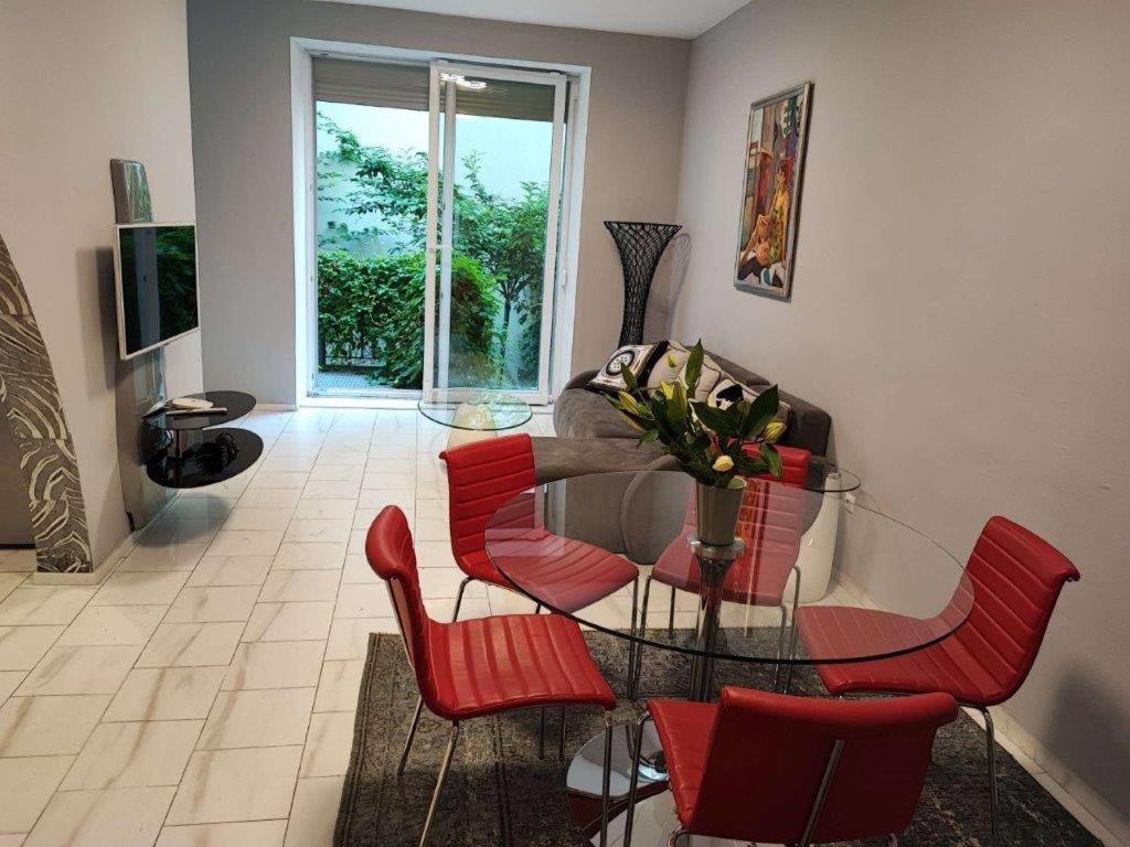 Central Vienna Apartment With Unique 40M2 City Garden & Self Check In ภายนอก รูปภาพ
