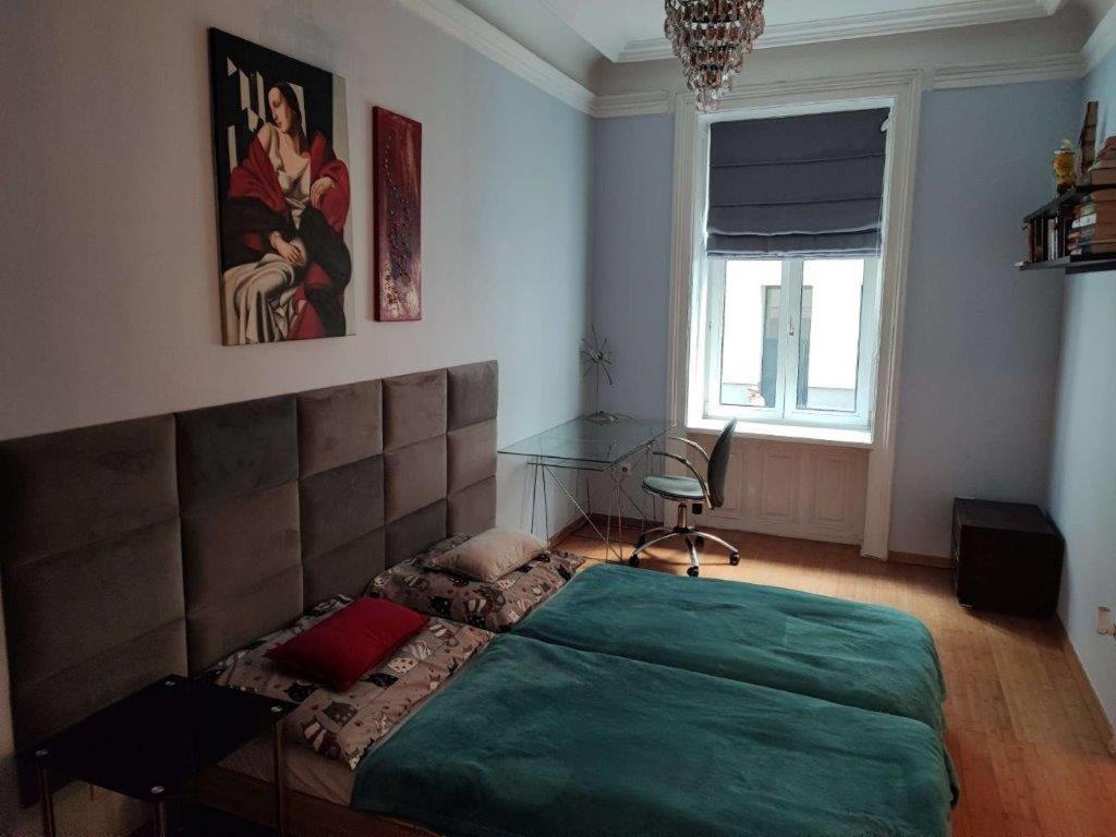 Central Vienna Apartment With Unique 40M2 City Garden & Self Check In ภายนอก รูปภาพ