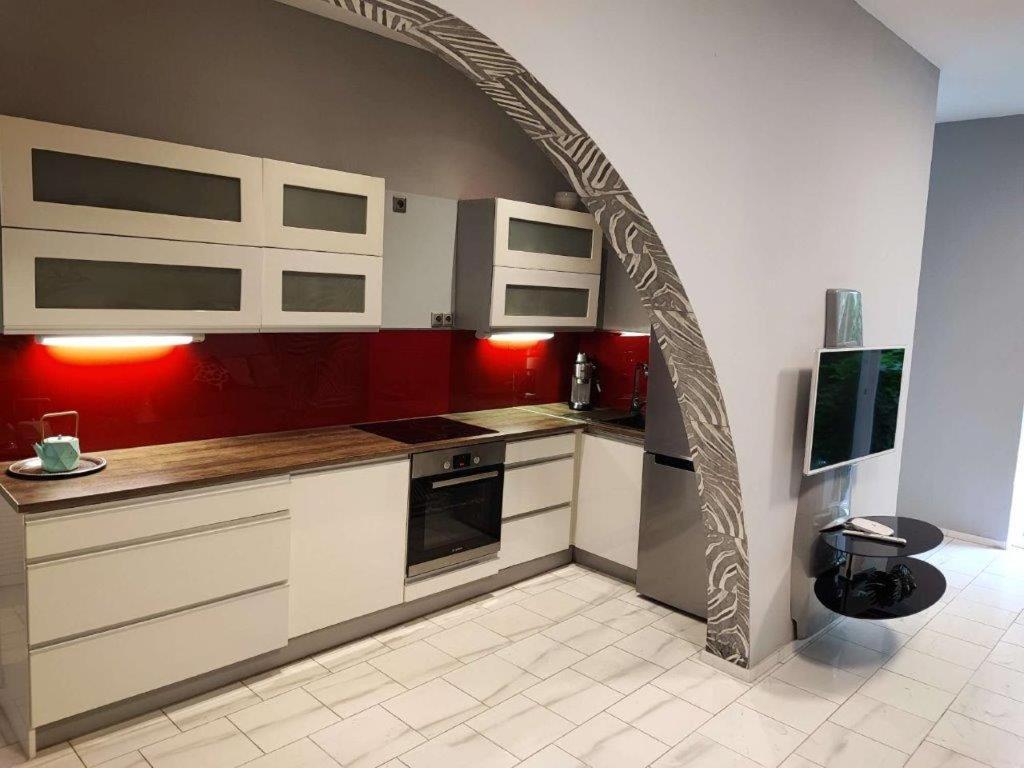 Central Vienna Apartment With Unique 40M2 City Garden & Self Check In ภายนอก รูปภาพ