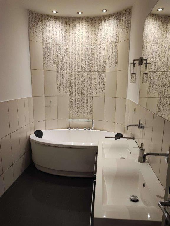 Central Vienna Apartment With Unique 40M2 City Garden & Self Check In ภายนอก รูปภาพ