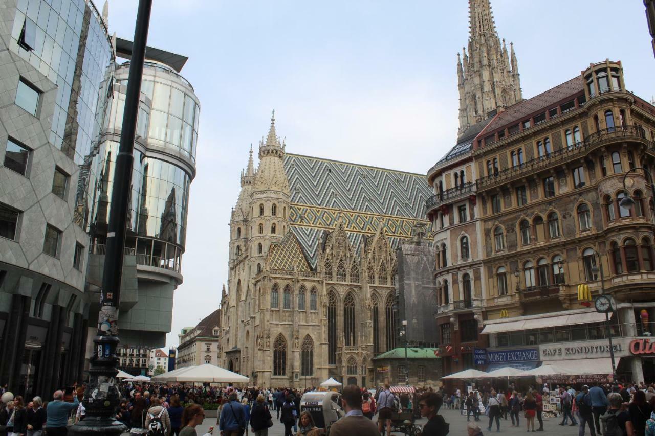 Central Vienna Apartment With Unique 40M2 City Garden & Self Check In ภายนอก รูปภาพ