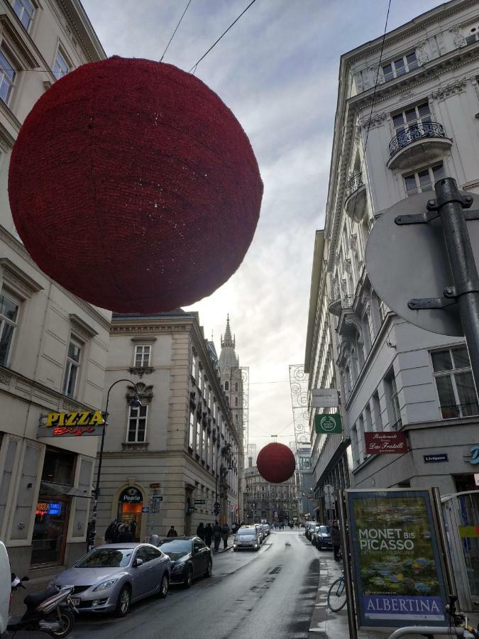 Central Vienna Apartment With Unique 40M2 City Garden & Self Check In ภายนอก รูปภาพ