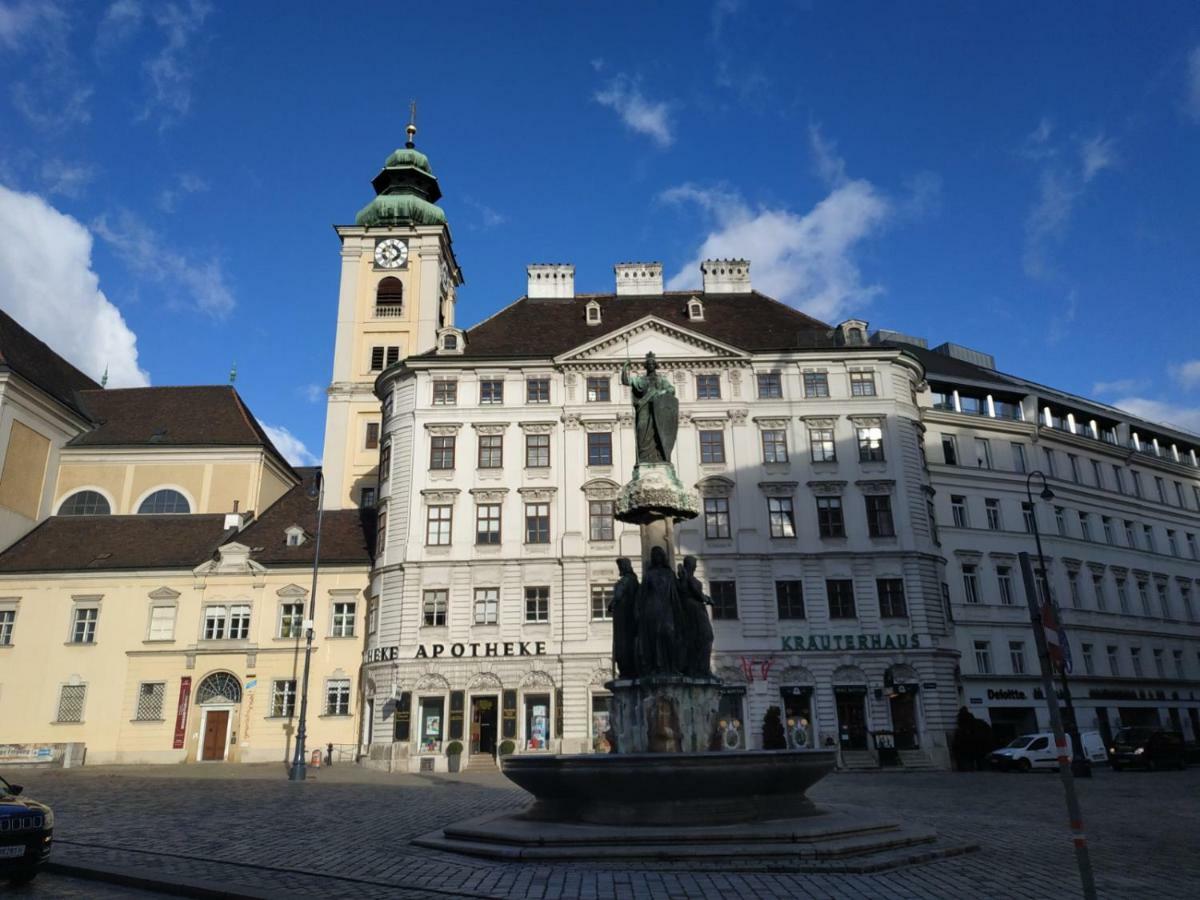 Central Vienna Apartment With Unique 40M2 City Garden & Self Check In ภายนอก รูปภาพ